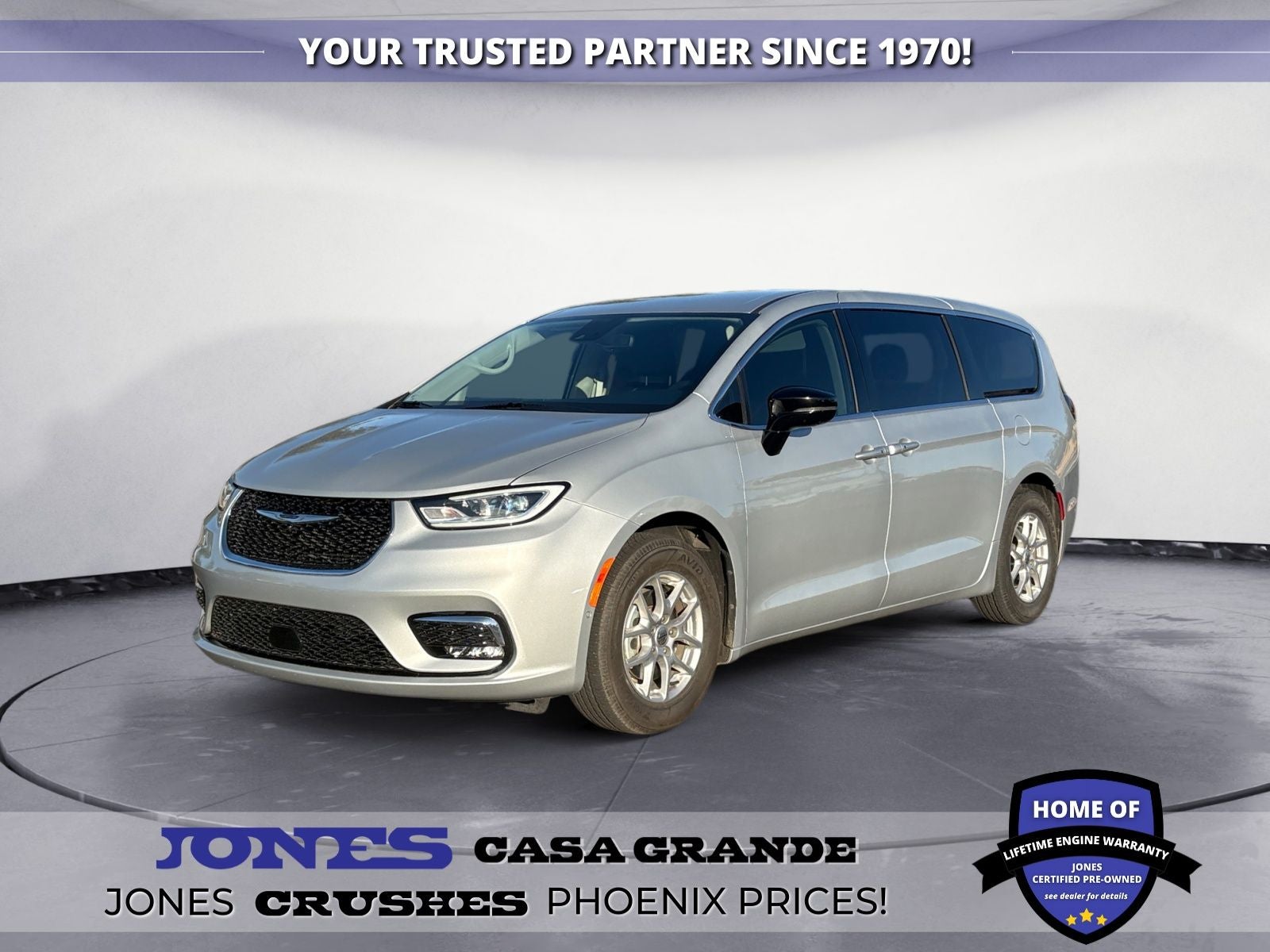 2024 Chrysler Pacifica Touring L's photo