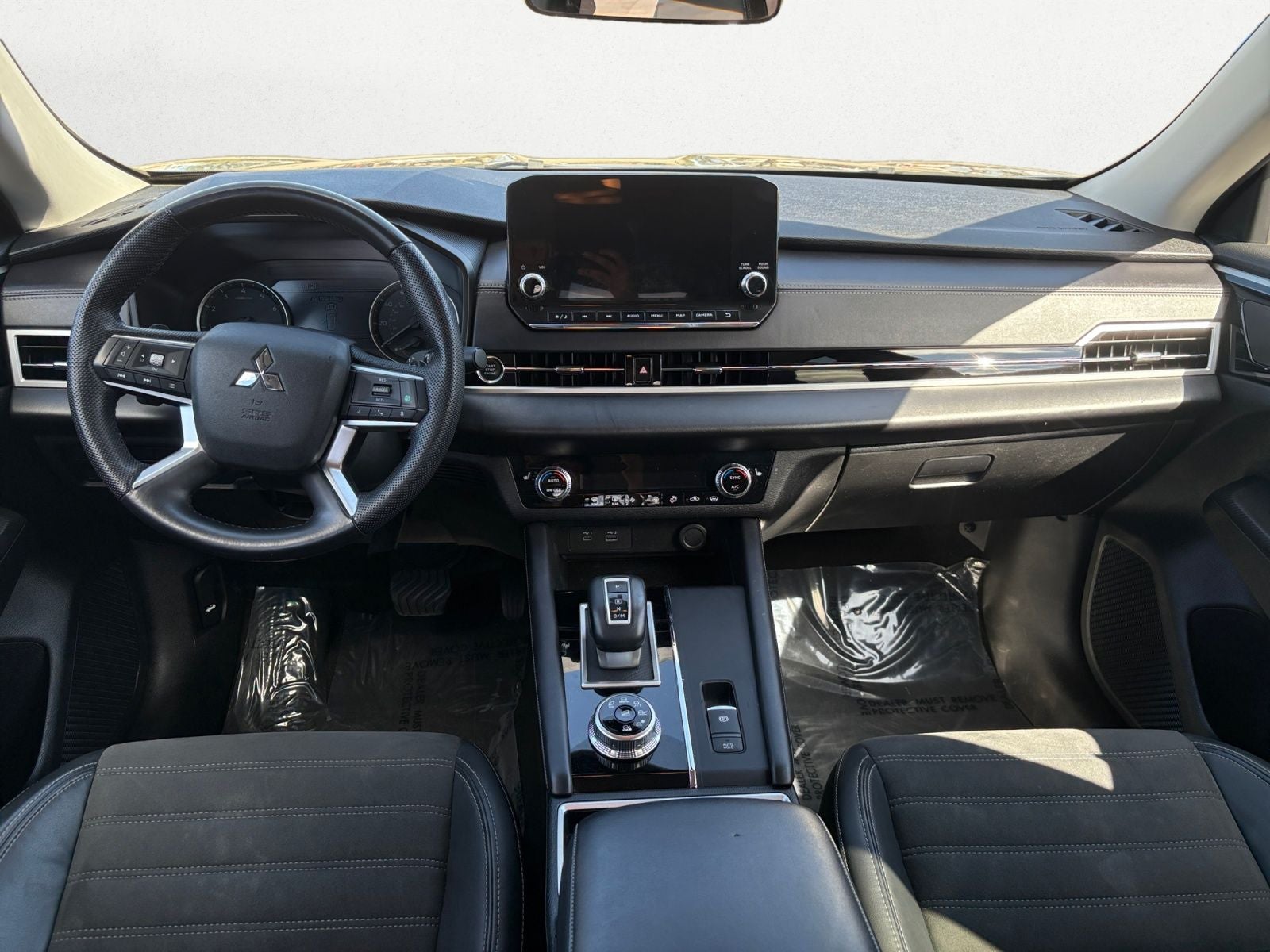 2023 Mitsubishi Outlander SE