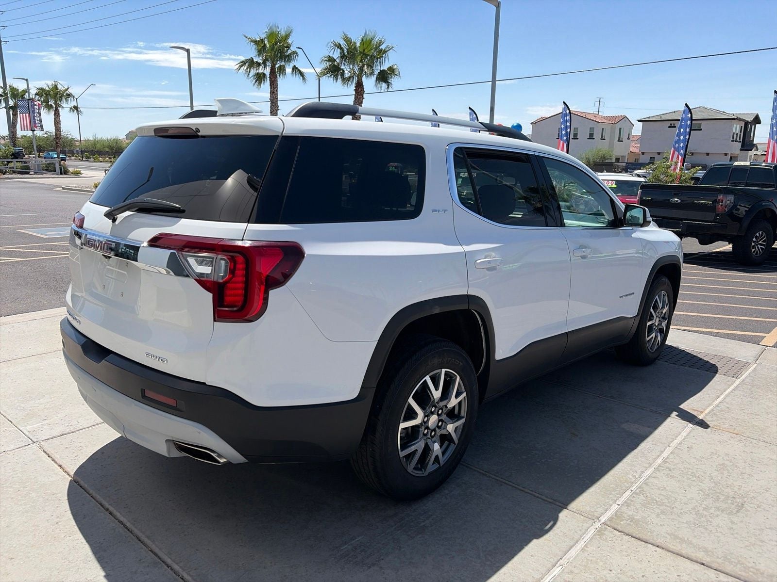 2023 GMC Acadia SLT