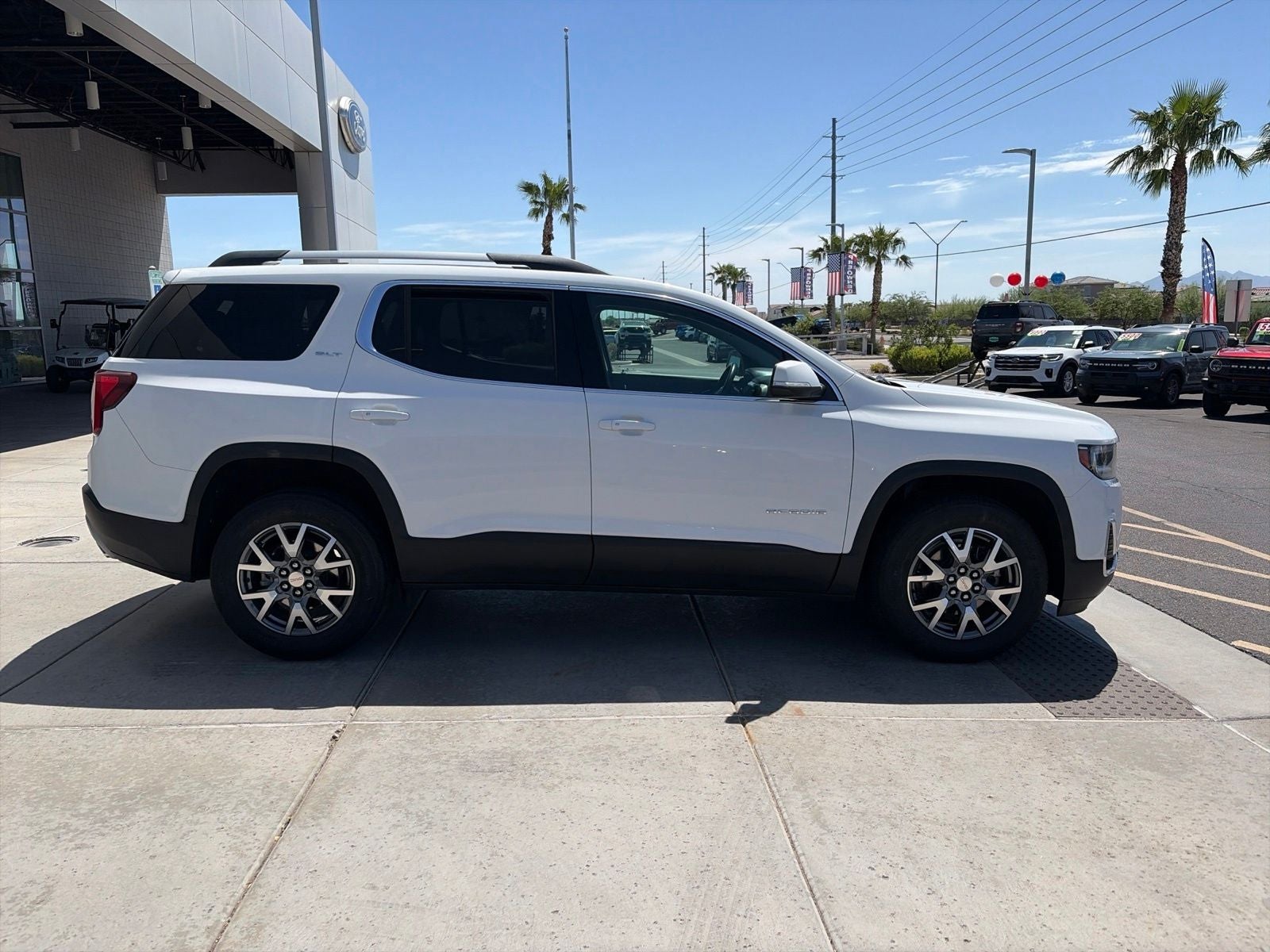 2023 GMC Acadia SLT
