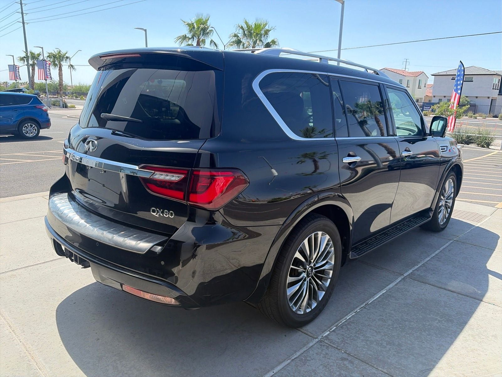 2022 INFINITI QX80 LUXE
