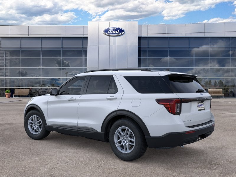 2026 Ford Explorer XLT